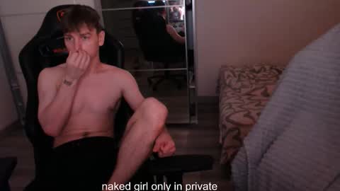 Snapshot of alex_gotcha chatting on October 16, 9:49 pm Alex online show from October 16, 9:49 pm