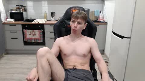 Snapshot of alex_gotcha chatting on October 22, 11:15 pm Alex online show from October 22, 11:15 pm