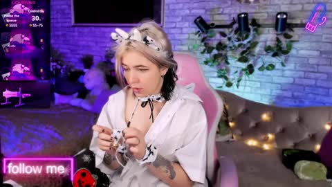 Snapshot of alex_howell chatting on January 11, 8:43 pm alex_howell online show from January 11, 8:43 pm