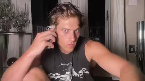 Snapshot of alex_islive chatting on July 2, 3:56 am Alex Stone online show from July 2, 3:56 am
