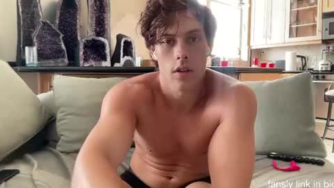 Snapshot of alex_islive chatting on July 11, 8:11 pm Alex Stone online show from July 11, 8:11 pm