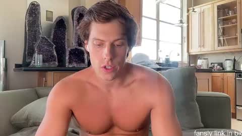 Snapshot of alex_islive chatting on July 31, 7:46 pm Alex Stone online show from July 31, 7:46 pm