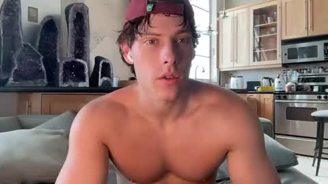Snapshot of alex_islive chatting on August 4, 8:11 pm Alex Stone online show from August 4, 8:11 pm