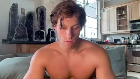 Snapshot of alex_islive chatting on August 5, 7:17 pm Alex Stone online show from August 5, 7:17 pm