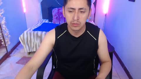 Snapshot of alex_levi chatting on May 29, 11:41 am Alex online show from May 29, 11:41 am