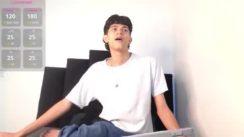 alex_mark_ online show from December 3, 7:12 pm