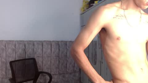 Snapshot of alex_martin47 chatting on June 6, 9:41 pm alex online show from June 6, 9:41 pm