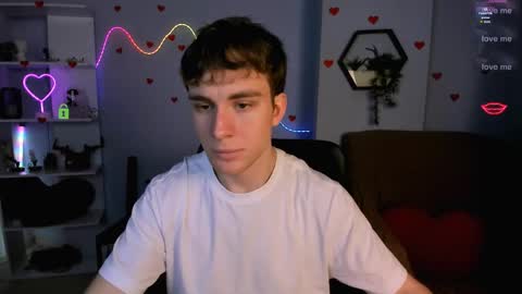 Snapshot of alex_reeding chatting on May 2, 9:03 am Alex online show from May 2, 9:03 am