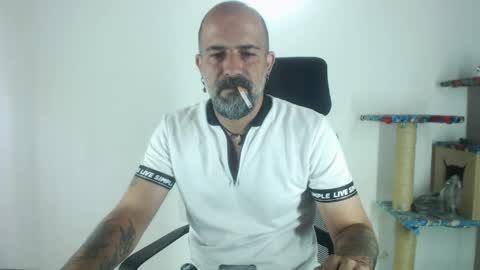 Snapshot of alex_saints_ce chatting on April 10, 1:27 pm Alex Saints online show from April 10, 1:27 pm