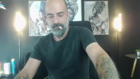 Snapshot of alex_saints_ce chatting on May 7, 3:12 am Alex Saints online show from May 7, 3:12 am