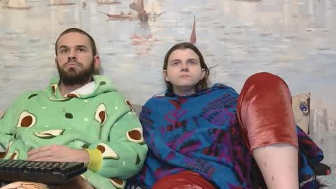 Alex and Sarah online show from February 6, 12:15 am