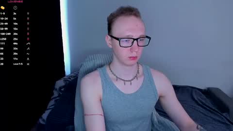 alex_silent online show from April 19, 8:24 am