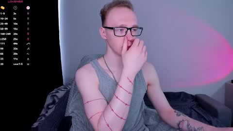 alex_silent online show from May 7, 8:09 am