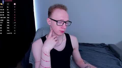 alex_silent online show from May 8, 8:41 am