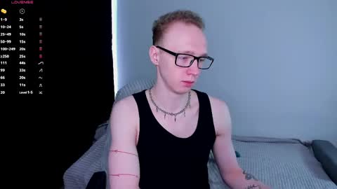alex_silent online show from May 14, 9:49 am