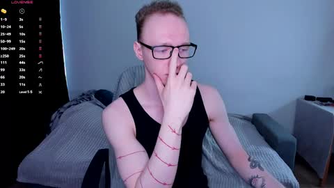 alex_silent online show from May 15, 10:33 am