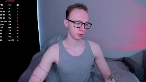 alex_silent online show from May 16, 9:17 am
