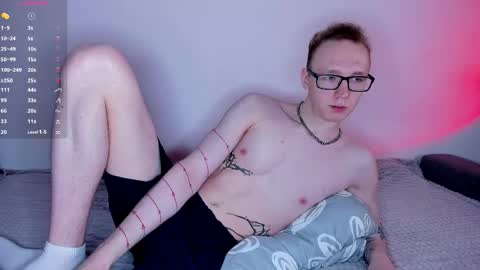 alex_silent online show from May 18, 12:55 pm