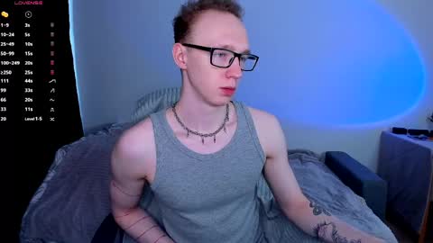 alex_silent online show from May 23, 11:58 am