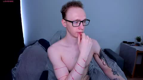 alex_silent online show from May 25, 9:26 am