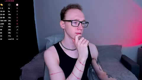 alex_silent online show from May 31, 2:35 pm