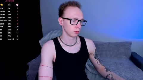 alex_silent online show from May 31, 6:09 pm