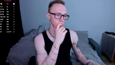 alex_silent online show from June 4, 4:24 pm