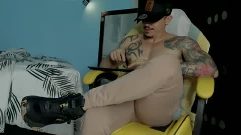 Snapshot of alex_sthorm chatting on October 2, 3:24 am alex_sthorm online show from October 2, 3:24 am