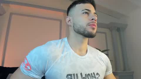 Snapshot of alex_wolf05 chatting on June 12, 3:11 pm alex_wolf05 online show from June 12, 3:11 pm