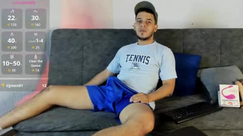 Snapshot of alex_woll11 chatting on April 20, 2:42 pm Alex Woll online show from April 20, 2:42 pm