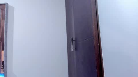 Snapshot of alexa_candy_18 chatting on February 23, 12:08 am Alexa online show from February 23, 12:08 am