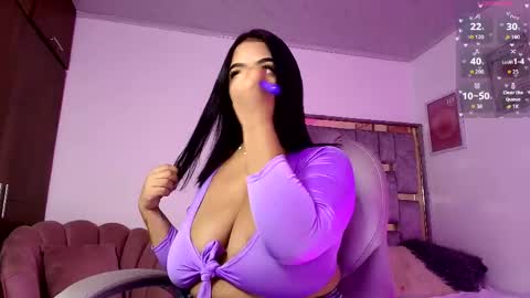 Snapshot of alexa_candy_18 chatting on May 3, 11:33 pm Alexa online show from May 3, 11:33 pm