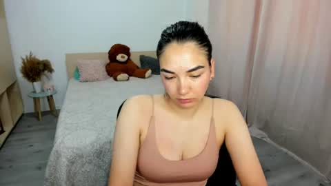 Snapshot of alexa_dolly chatting on July 6, 8:22 am Alexa online show from July 6, 8:22 am