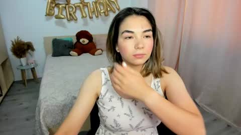 Snapshot of alexa_dolly chatting on July 20, 9:12 am Alexa online show from July 20, 9:12 am