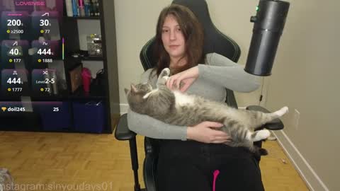 dont be afraid to click social media link its  working  just click on that  online show from November 7, 12:32 am