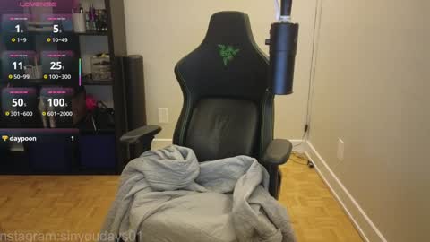 dont be afraid to click social media link its  working  just click on that  online show from November 18, 12:16 am