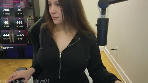 dont be afraid to click social media link its  working  just click on that  online show from November 18, 10:36 pm