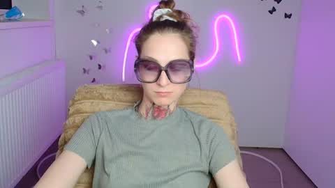 Snapshot of alexa_kittie chatting on July 7, 11:25 am Alexa online show from July 7, 11:25 am