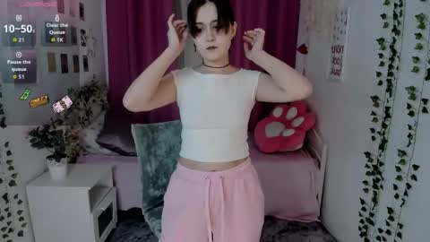Snapshot of alexa_lexi chatting on May 7, 11:26 am alexa_lexi online show from May 7, 11:26 am