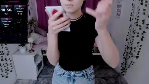 Snapshot of alexa_lexi chatting on May 15, 10:55 am alexa_lexi online show from May 15, 10:55 am