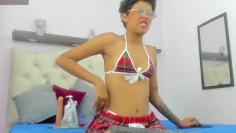 Snapshot of alexa_liss18 chatting on May 8, 1:22 am alexa_liss18 online show from May 8, 1:22 am