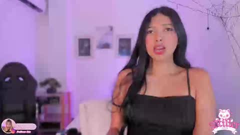 Snapshot of alexa_millers_ chatting on November 1, 4:03 am Alexa Millers online show from November 1, 4:03 am