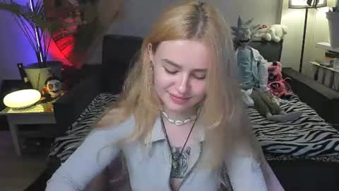 Snapshot of alexa_pirs chatting on July 25, 4:48 pm alexa_pirs online show from July 25, 4:48 pm