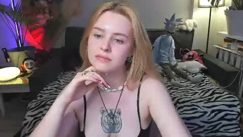 Snapshot of alexa_pirs chatting on July 27, 8:27 pm alexa_pirs online show from July 27, 8:27 pm