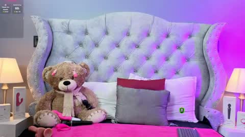 Snapshot of alexa_starckk chatting on May 4, 6:37 pm Aleza Starck online show from May 4, 6:37 pm