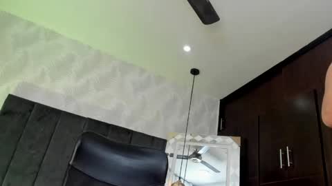 Snapshot of alexaa_marquss chatting on May 31, 7:48 pm alexaa_marquss online show from May 31, 7:48 pm