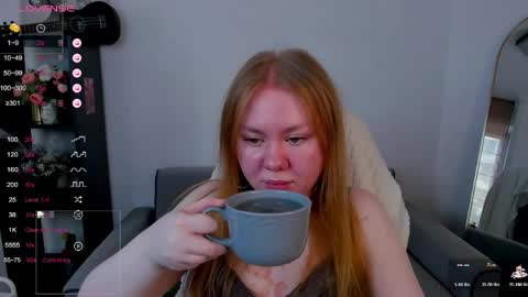 Snapshot of alexaabee chatting on June 3, 8:06 am alexaabee online show from June 3, 8:06 am