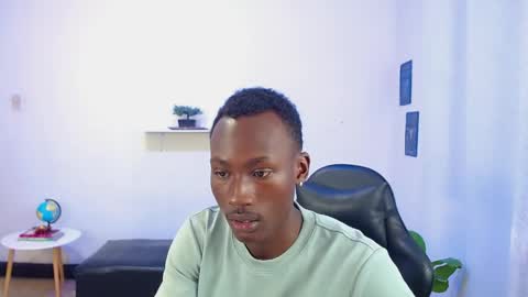 Snapshot of alexaandro18 chatting on April 27, 1:31 pm Alexandro online show from April 27, 1:31 pm