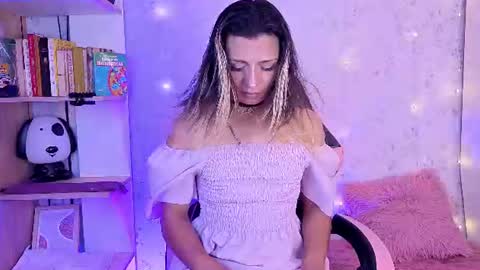 Snapshot of alexaavandercloude chatting on July 7, 7:40 pm alexaavandercloude online show from July 7, 7:40 pm