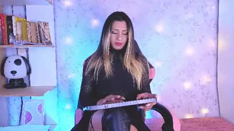 Snapshot of alexaavandercloude chatting on July 19, 10:13 pm alexaavandercloude online show from July 19, 10:13 pm